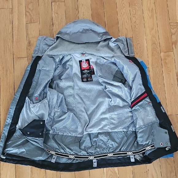 686 jacket - Picture 5 of 13